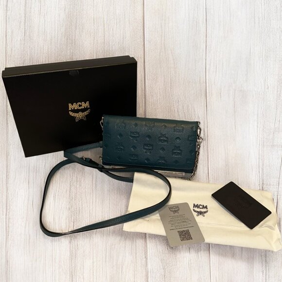MCM  Calfskin Ottomar Wallet On Chain Teal (NWOT) - Picture 1 of 10